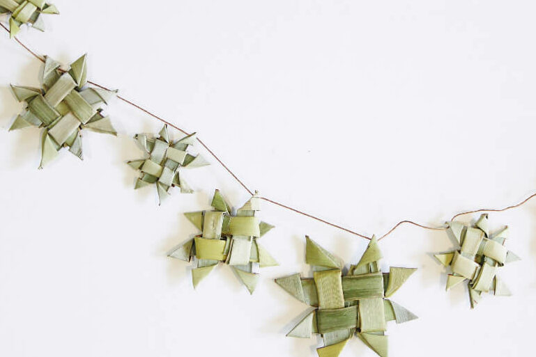 A string of harakeke whetū / stars